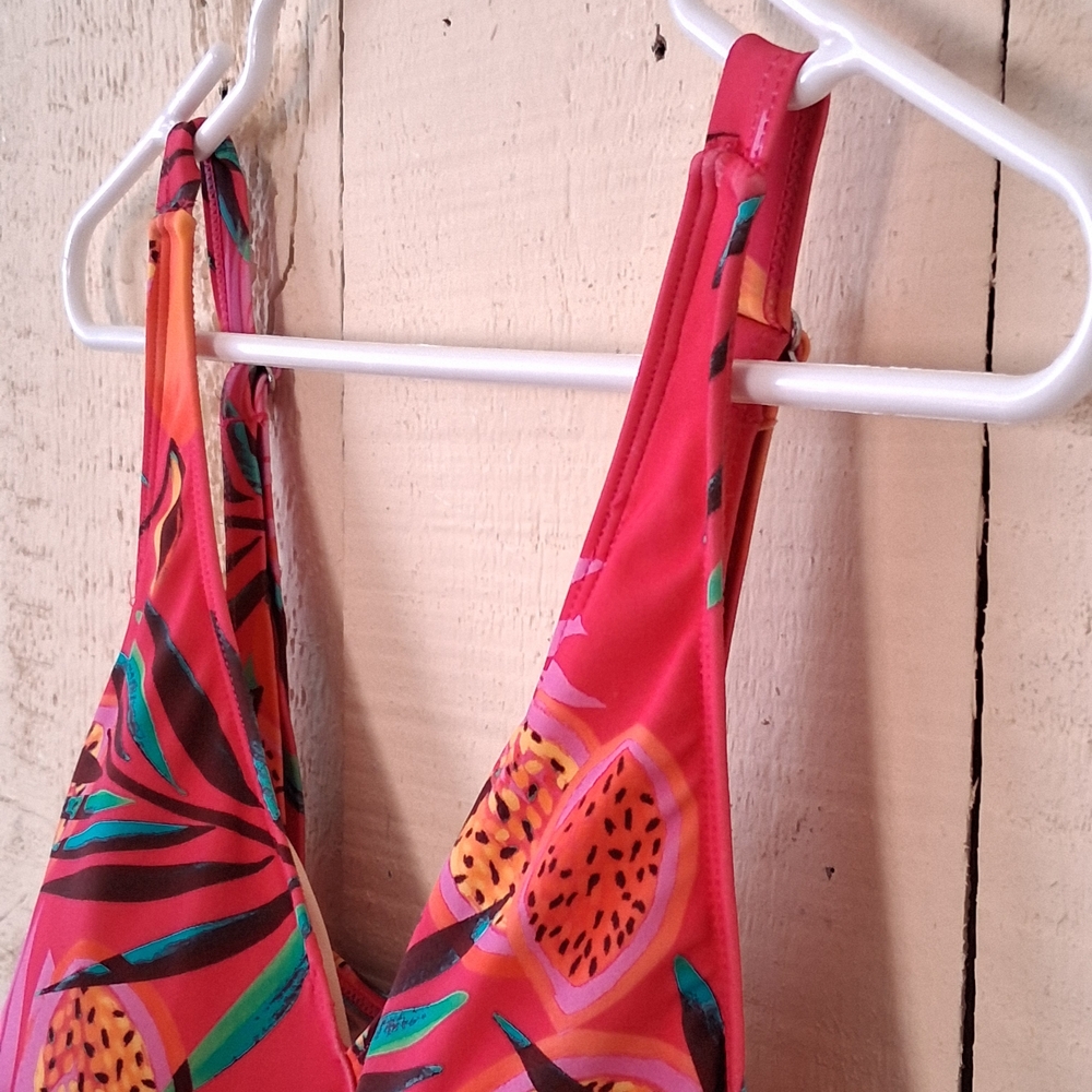 Vibrant Tropical Print One Piece Swimsuit - Picture 4 of 11
